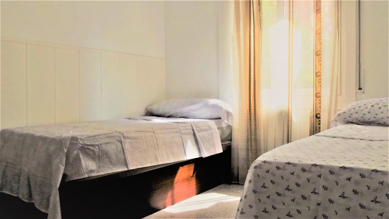 Apartamentos Atlas Terrassa III Extérieur photo